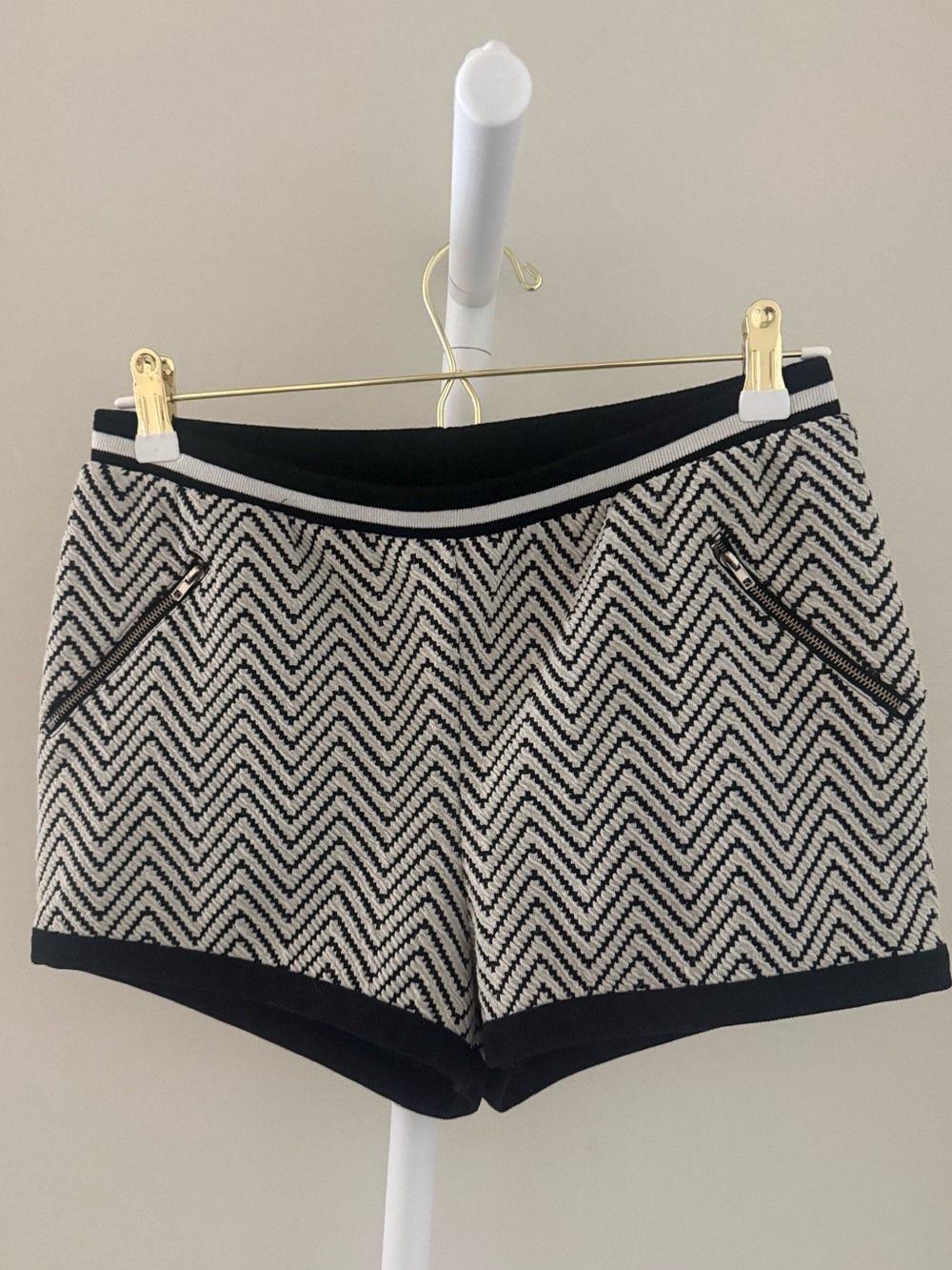 Endless Rose Black & White Chevron High-Waist Knit Shorts